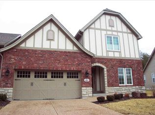 1211 Westmeade Dr, Chesterfield, MO 63005