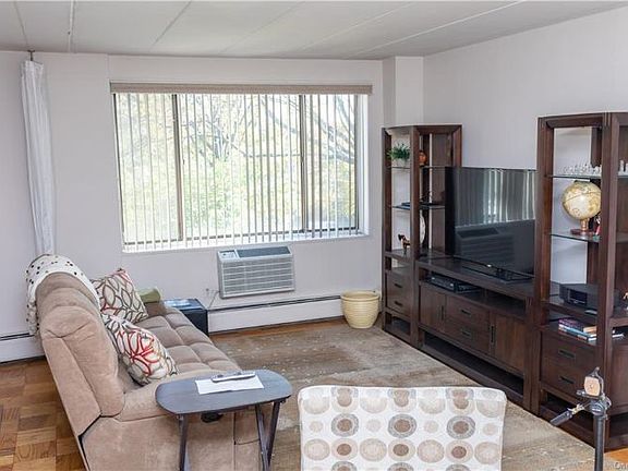 4th image of 1101 Midland Ave APT 412