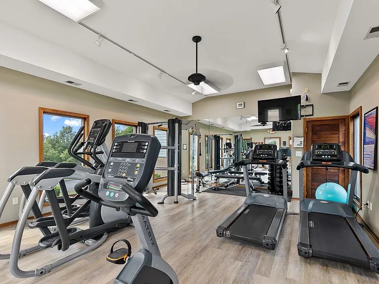 608 Wildflower Dr — Photo 12