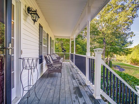 3rd image of 12 Royal Lake Ct