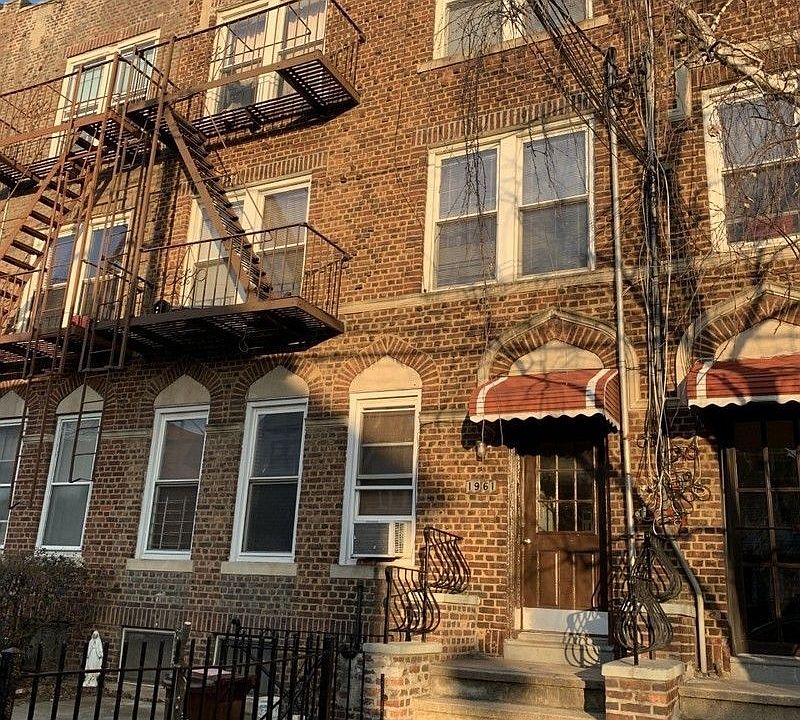 1st image of 1961 E 17th St