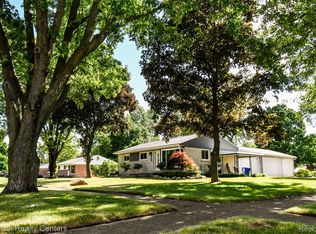 1433 Irwin Dr, Waterford, MI 48327