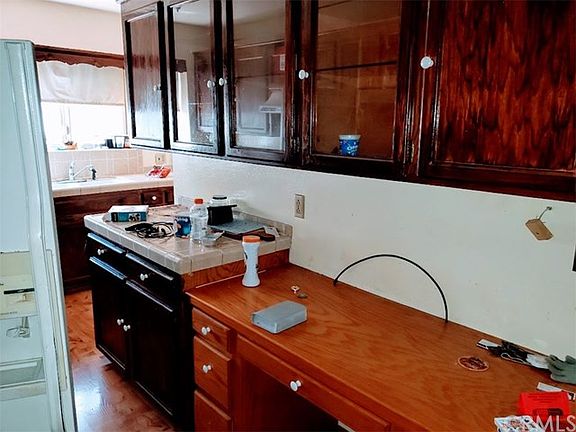 5th image of 40 Hunter Dr
