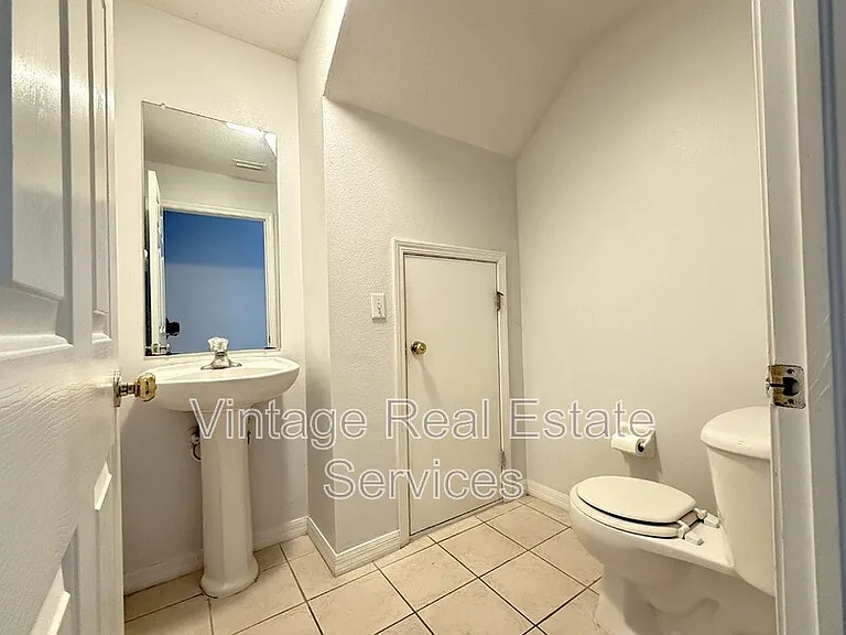 254 Castlekeeper Pl — Photo 3