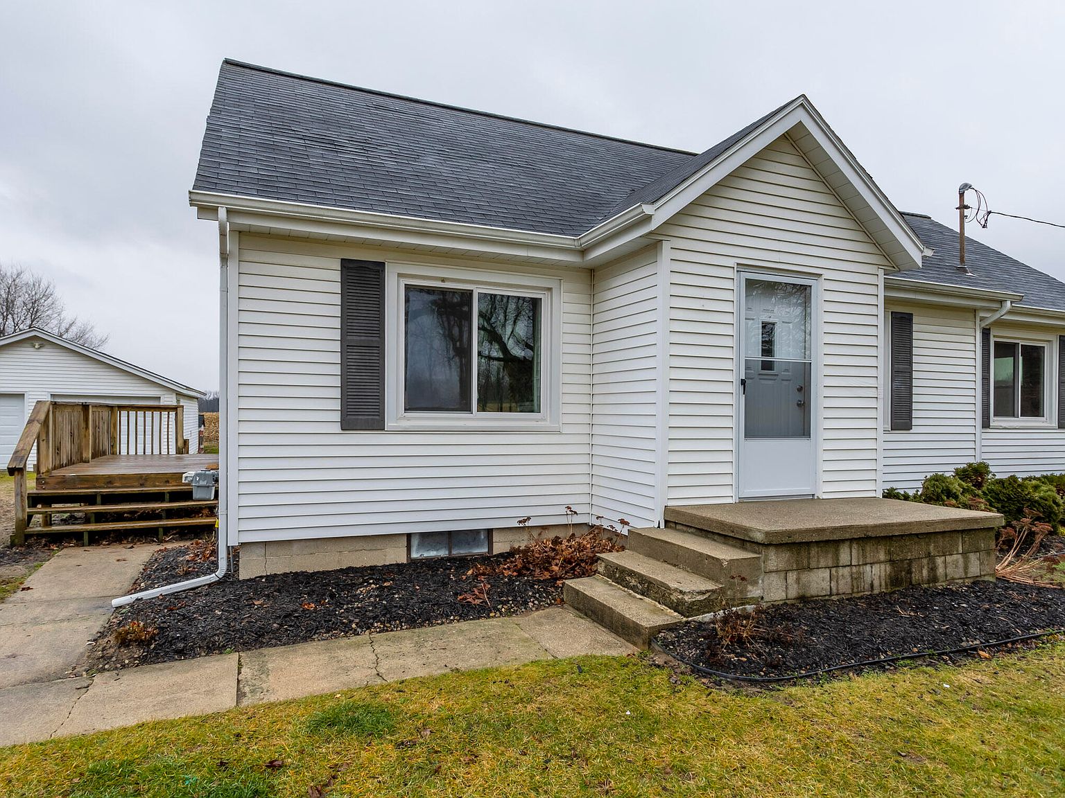 9111 W Parmalee Rd, Middleville, MI 49333 Zillow
