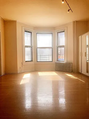 Rented by Ferris Properties Corp. | media 8