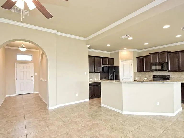 5707 Blackstone Dr — Photo 5