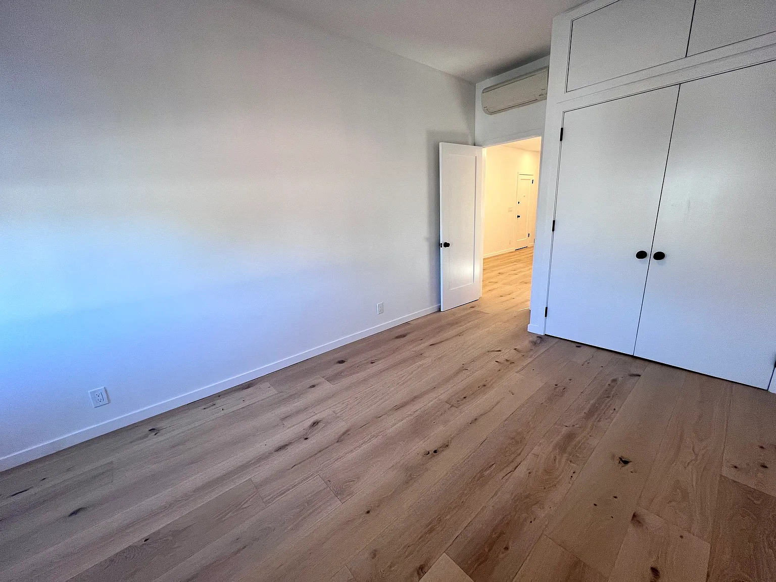 2 bed, 725 sqft, $4,200 — Photo 3