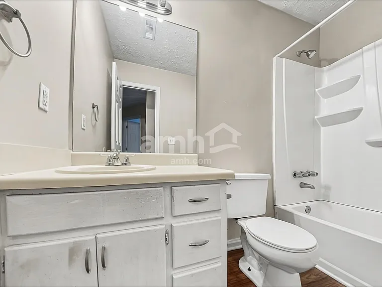 1500 Chalet Cir — Photo 14