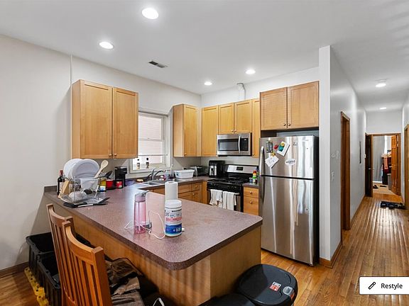 2nd image of 2338 N Greenview Ave #1