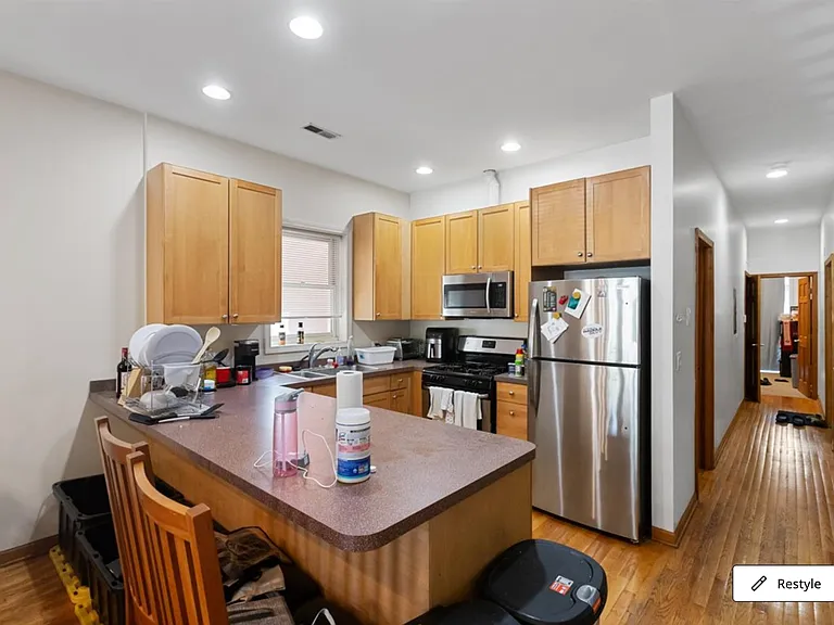2338 N Greenview Ave #1 — Photo 2