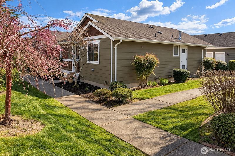 3rd image of 1803 Wildflower Way