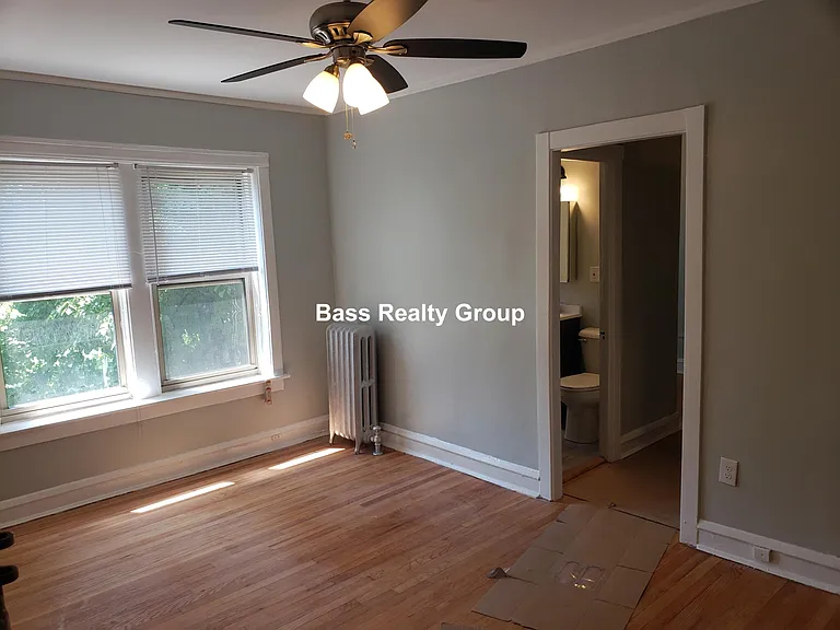 5945 N Greenview Ave #2C — Photo 3