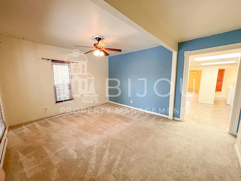523 E Kiowa St — Photo 2