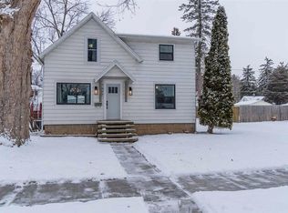 309 10th St, Baraboo, WI 53913