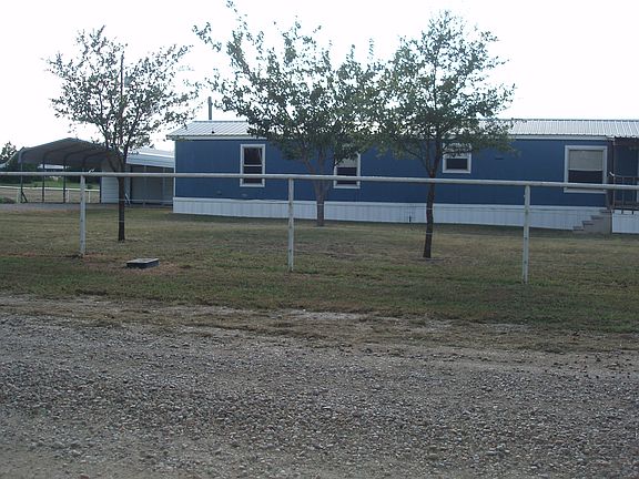 3rd image of 325 County Road 2900