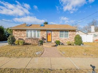 41 Stewart Ave, Bethpage, NY 11714