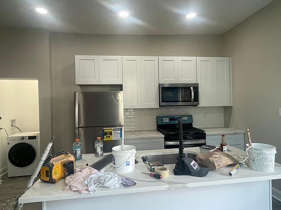 2nd image of 458 Shurs Ln #A