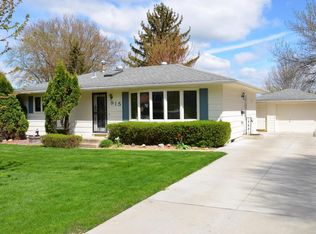 915 24th St NW, Rochester, MN 55901