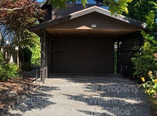 2114 41st Ave SW, Seattle, WA 98116