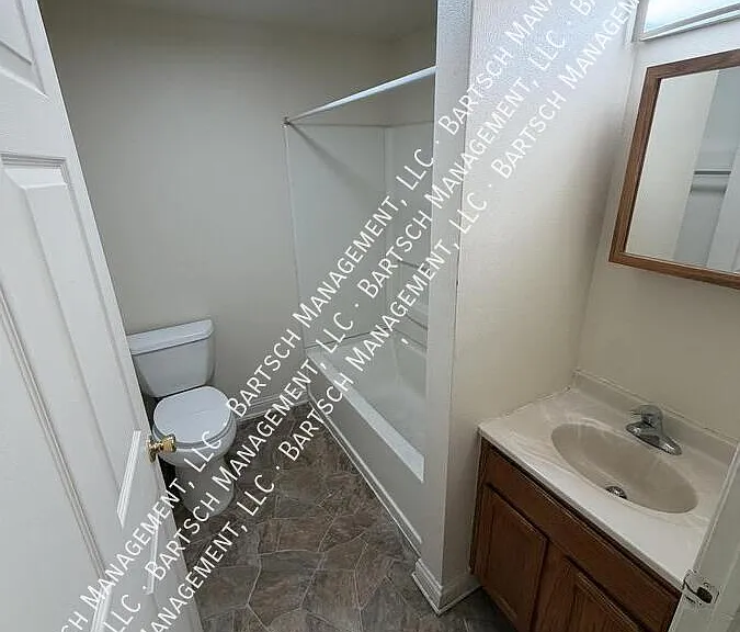 1311 W Madison St #10 — Photo 5