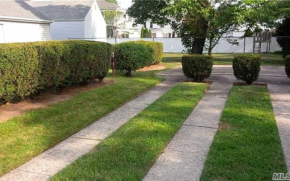 4th image of 110 Hempstead Ave