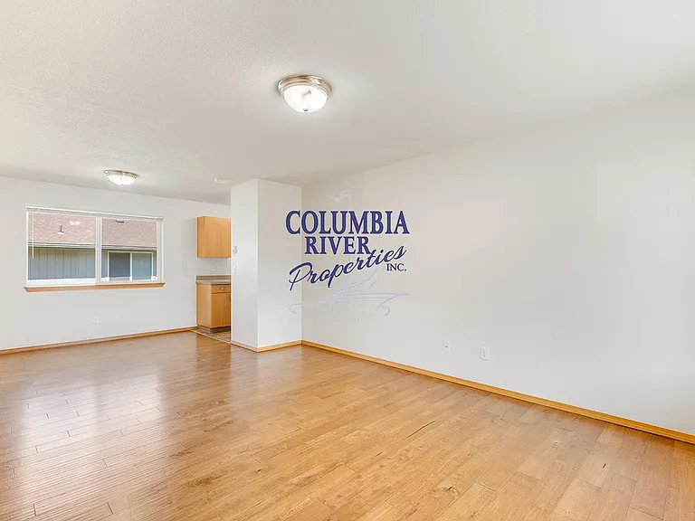 1495 N Goerig St #B — Photo 10