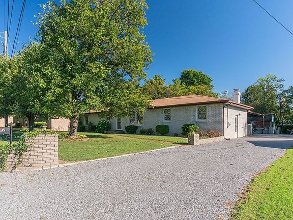 2nd image of 102 Donna Ct