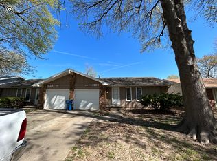 1525 E Camino Alto St, Springfield, MO 65804