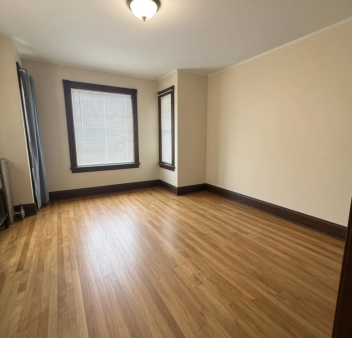 4 bed, 1275 sqft, $3,200 — Photo 1