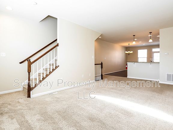 4th image of 12 Stevens Ct