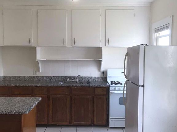 3rd image of 118 Seabury St #2N
