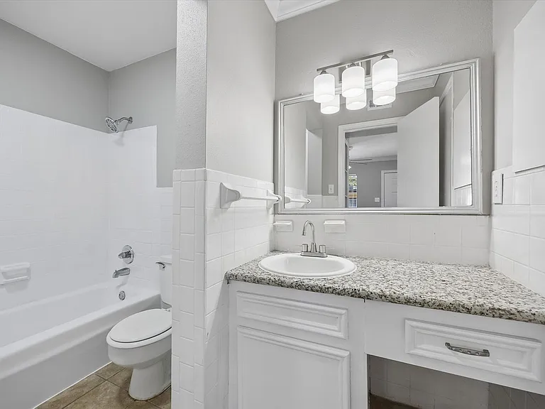 Emerson Street Apartments — Photo 11