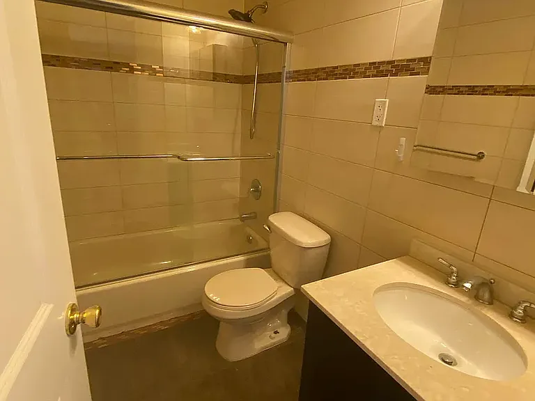 31-63 38th St #3B — Photo 3
