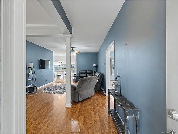 5th image of 126 Larkspur Dr