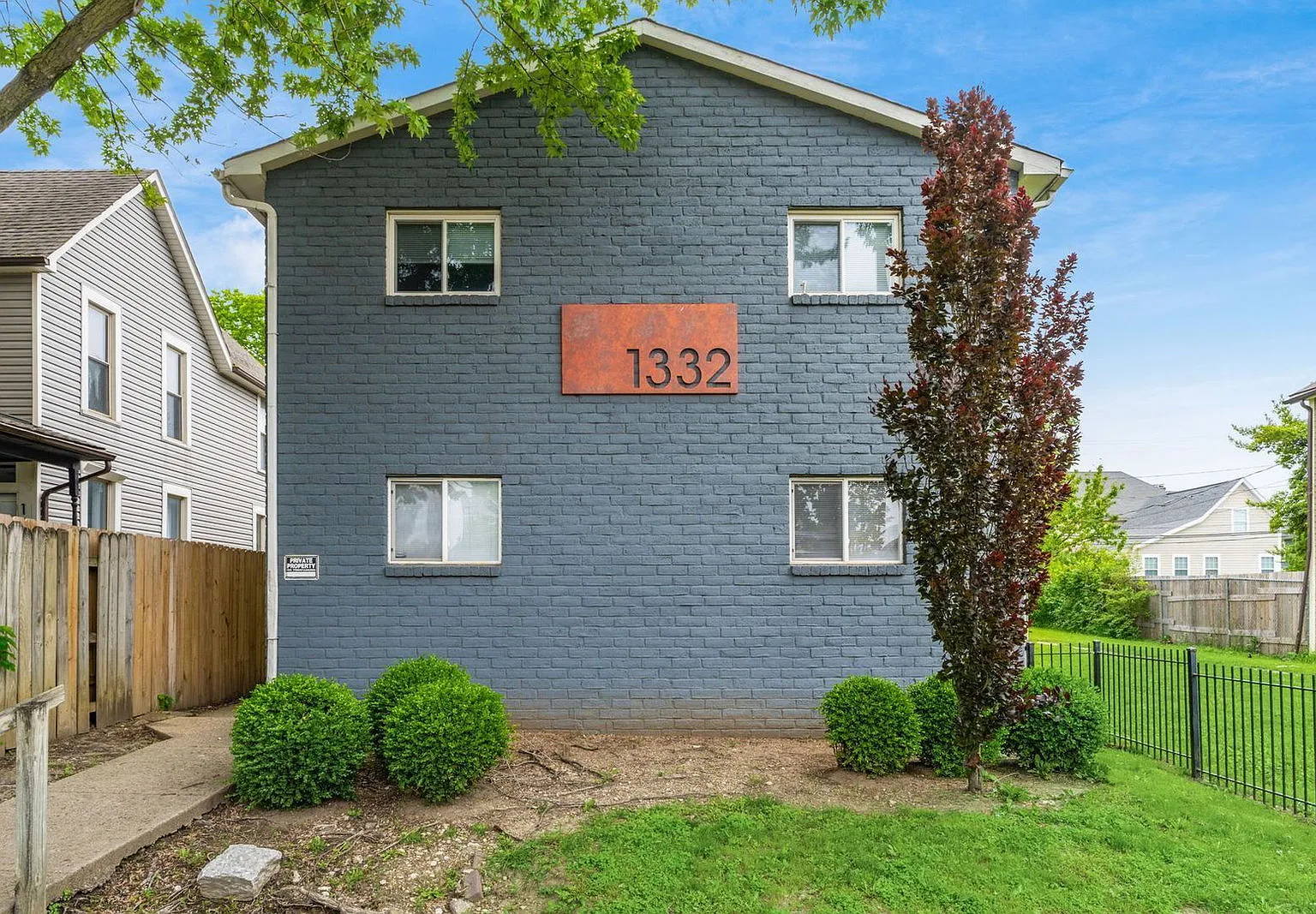 2 bed, 1.0 bath, $1,049 — Photo 1