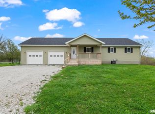 422 E 750 North Rd, Morrisonville, IL 62546