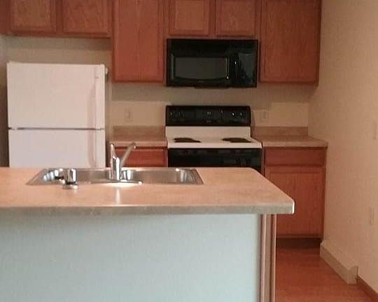 5th image of 1000 Linden Dr #10