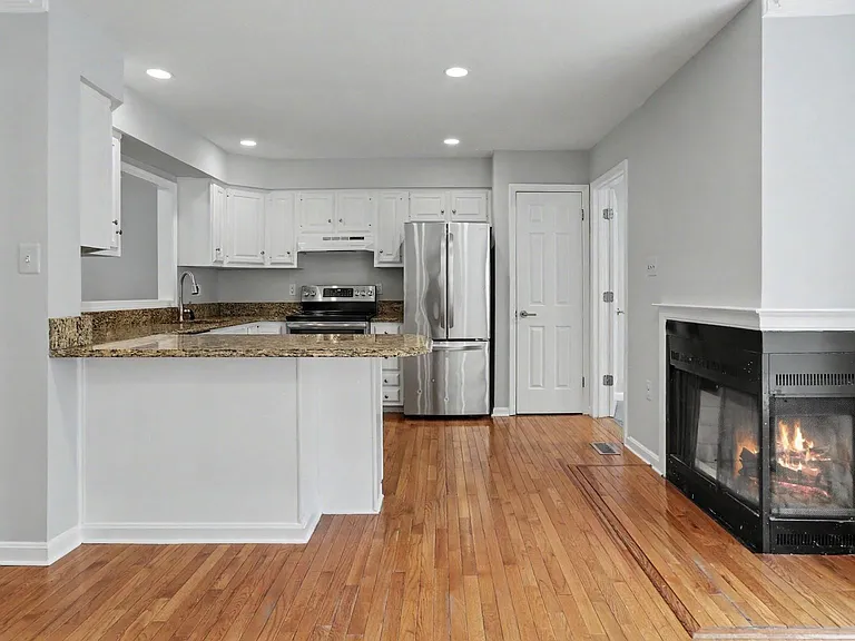 1106 Arcola Ave — Photo 21