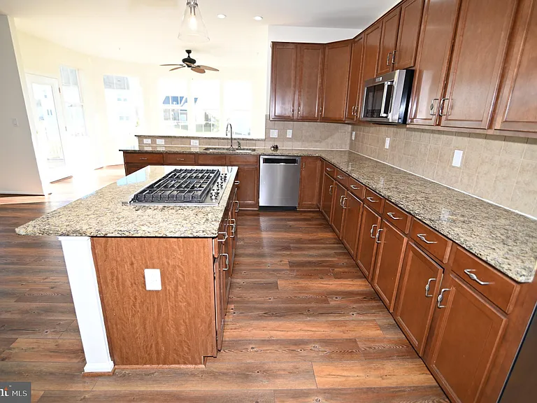 7001 Chaptico Ct — Photo 53