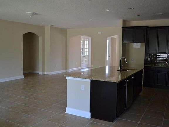 3rd image of 672 Stone Oak Dr