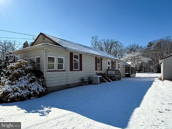 3rd image of 1729 Herbert Blvd