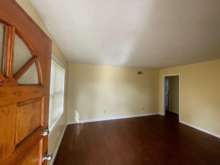 646 Leacrest Ave — Photo 5