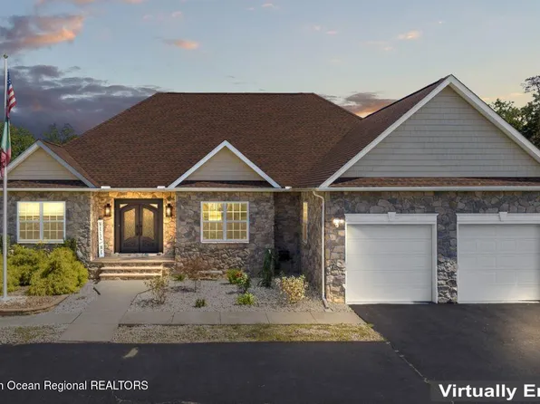 169 Oak Glen Road, Howell, NJ 07731