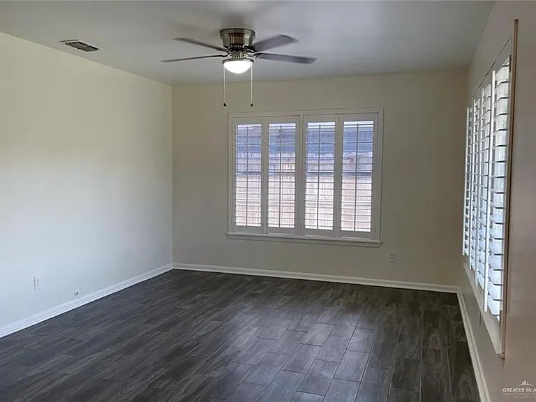 920 S 14th Ave — Photo 13