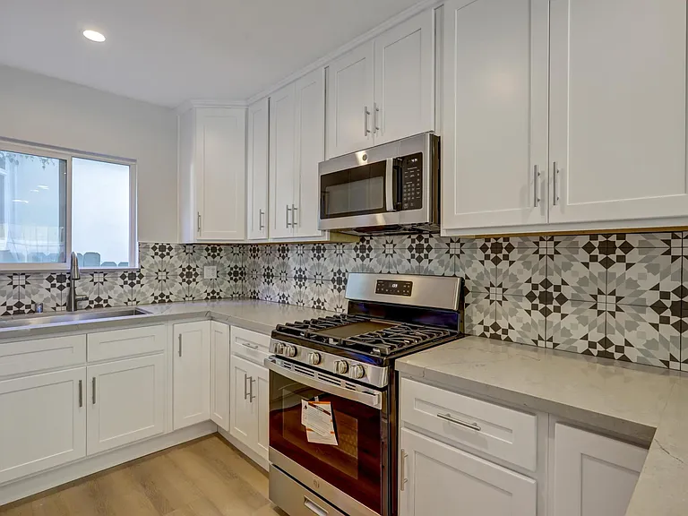 644 Pier Ave #1 — Photo 6
