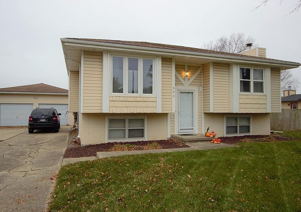 1st image of 304 Crestmoor Dr