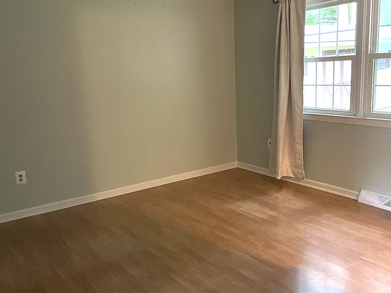 146 Cambridge Rd — Photo 12