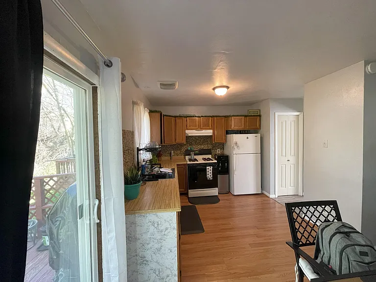 54 Colfax Ave — Photo 24