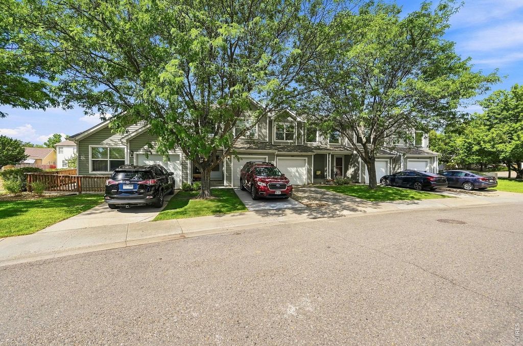 1684 Oak Creek Dr